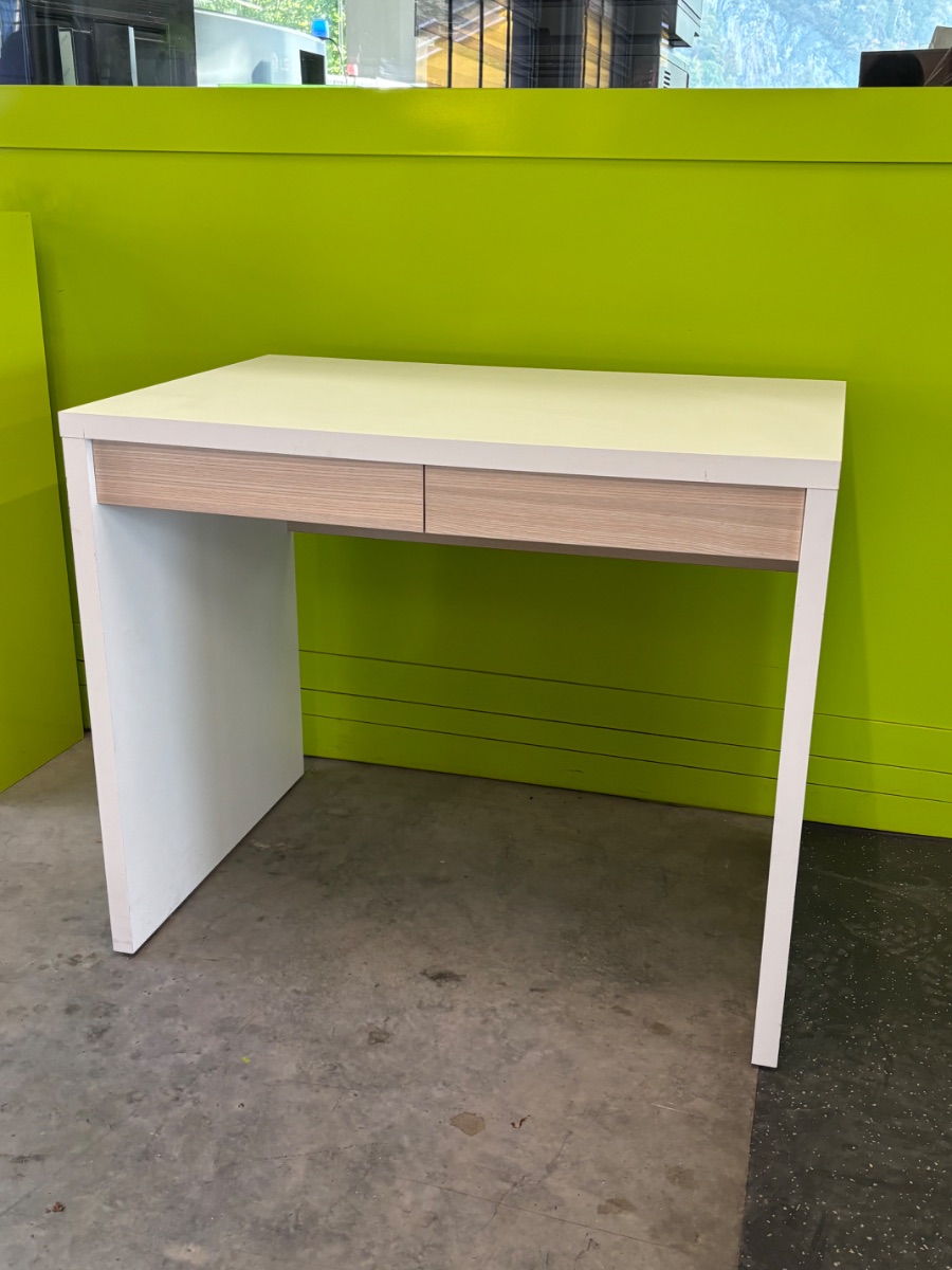 Weisser Schreibtisch mit 2 Schubladen, 90x60x75cm