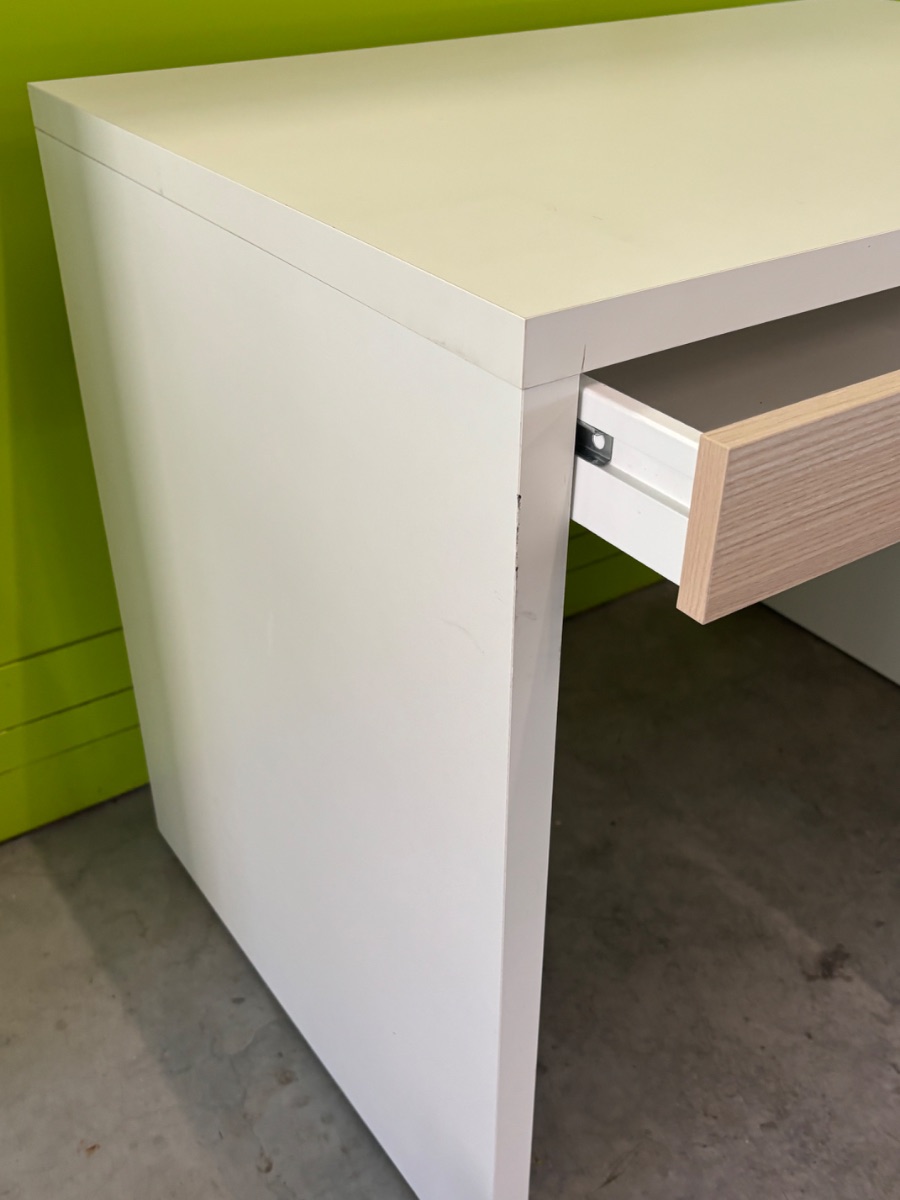 Weisser Schreibtisch mit 2 Schubladen, 90x60x75cm – Bild 3