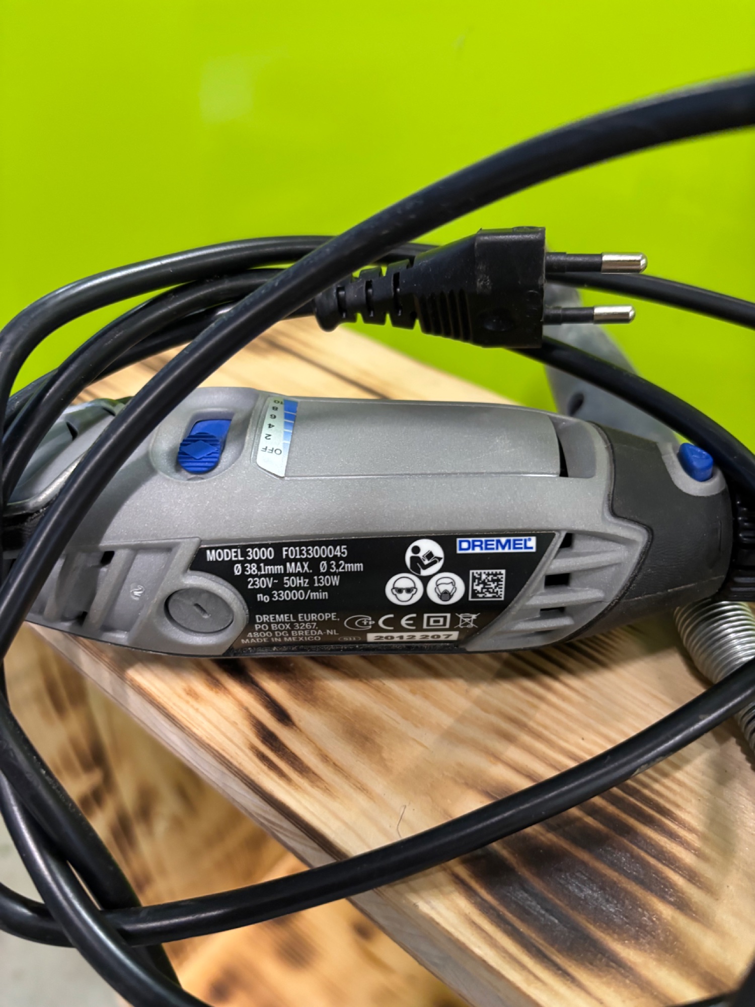 Dremel 3000 Multifunktionswerkzeug mit Welle 225 – Bild 2