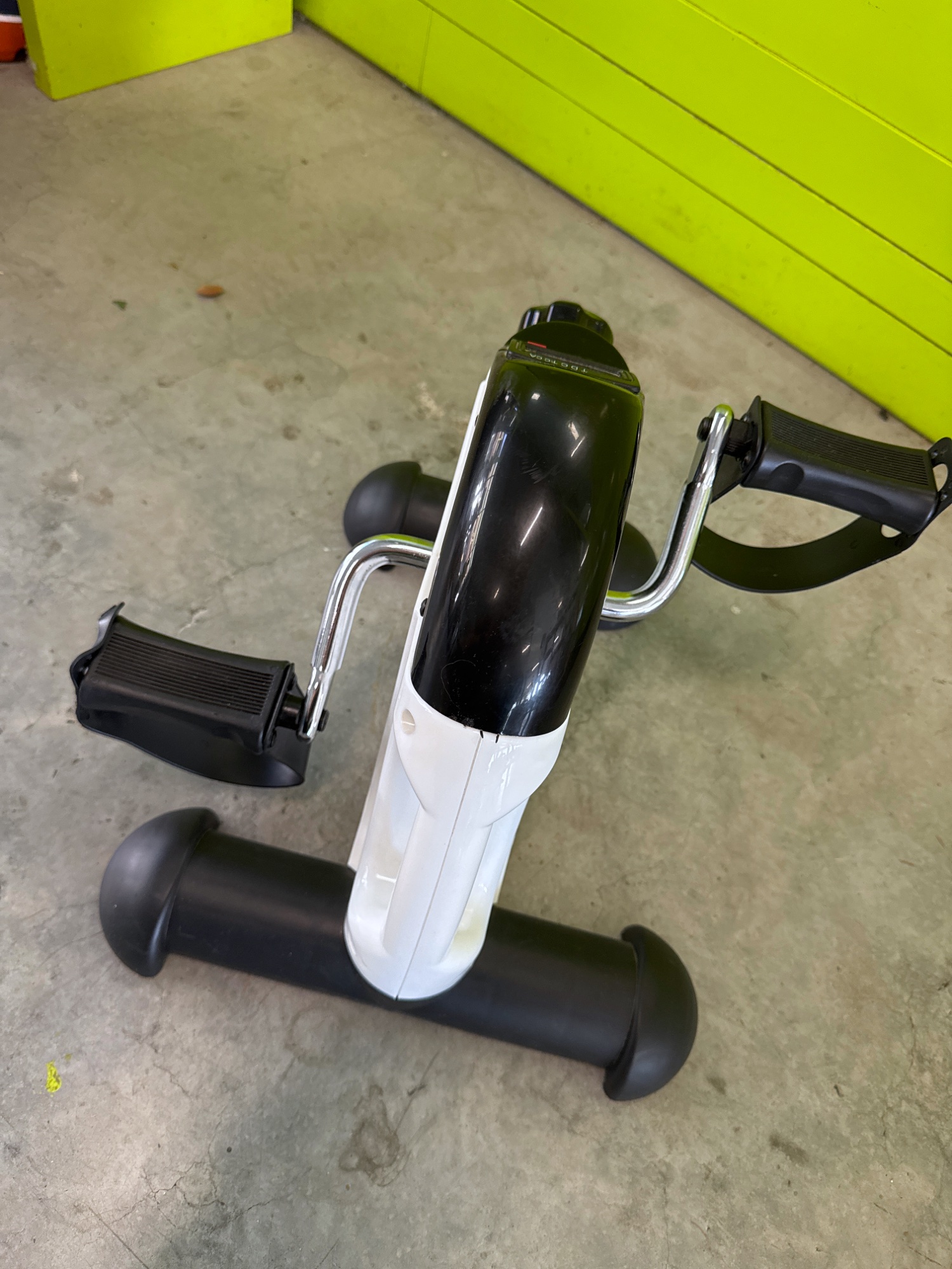 InnovaGoods Mini-Heimtrainer mit Display – Bild 4