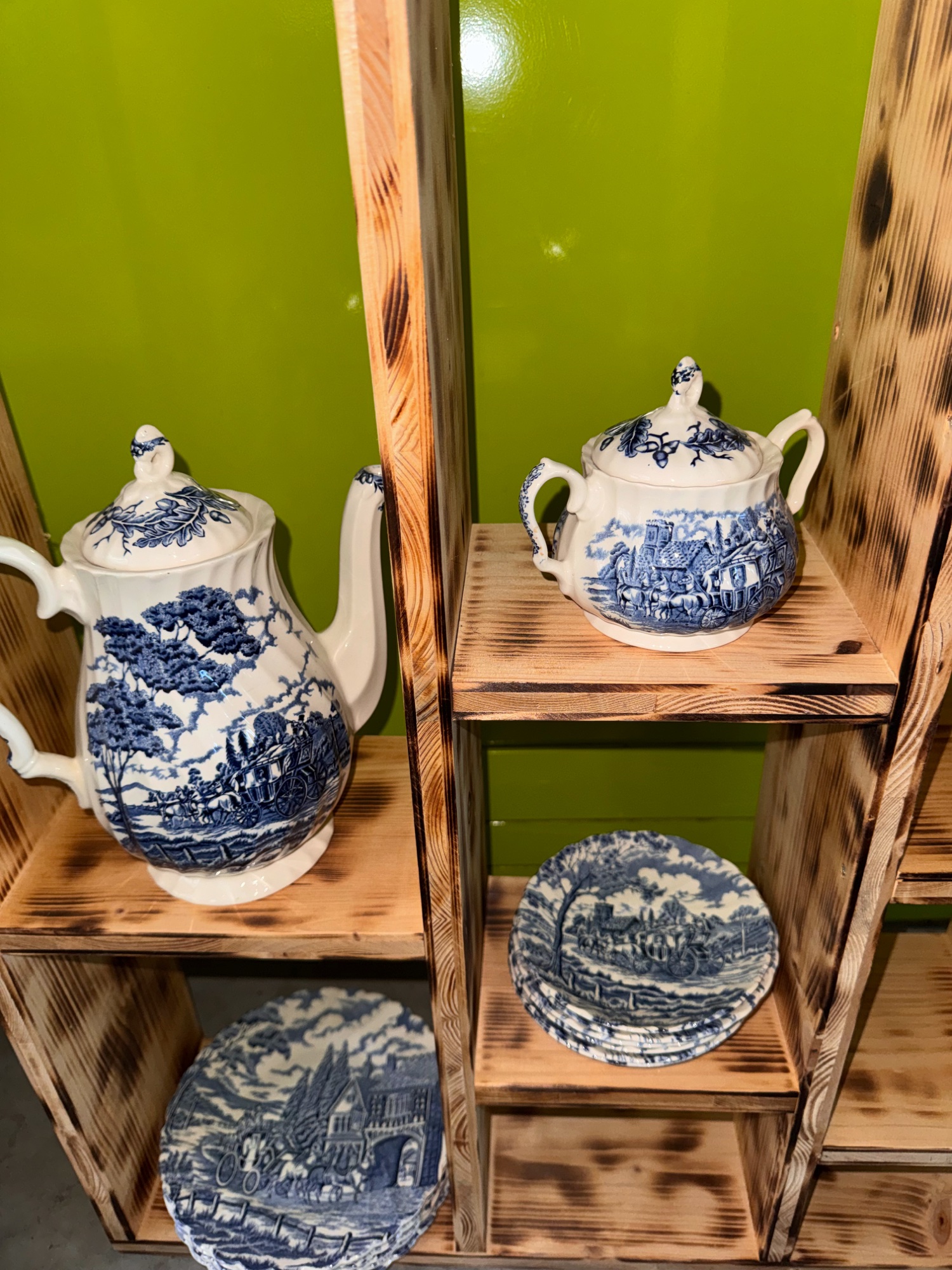 Kaffeeservice blau-weiss, Kutschen-Motiv – Bild 4