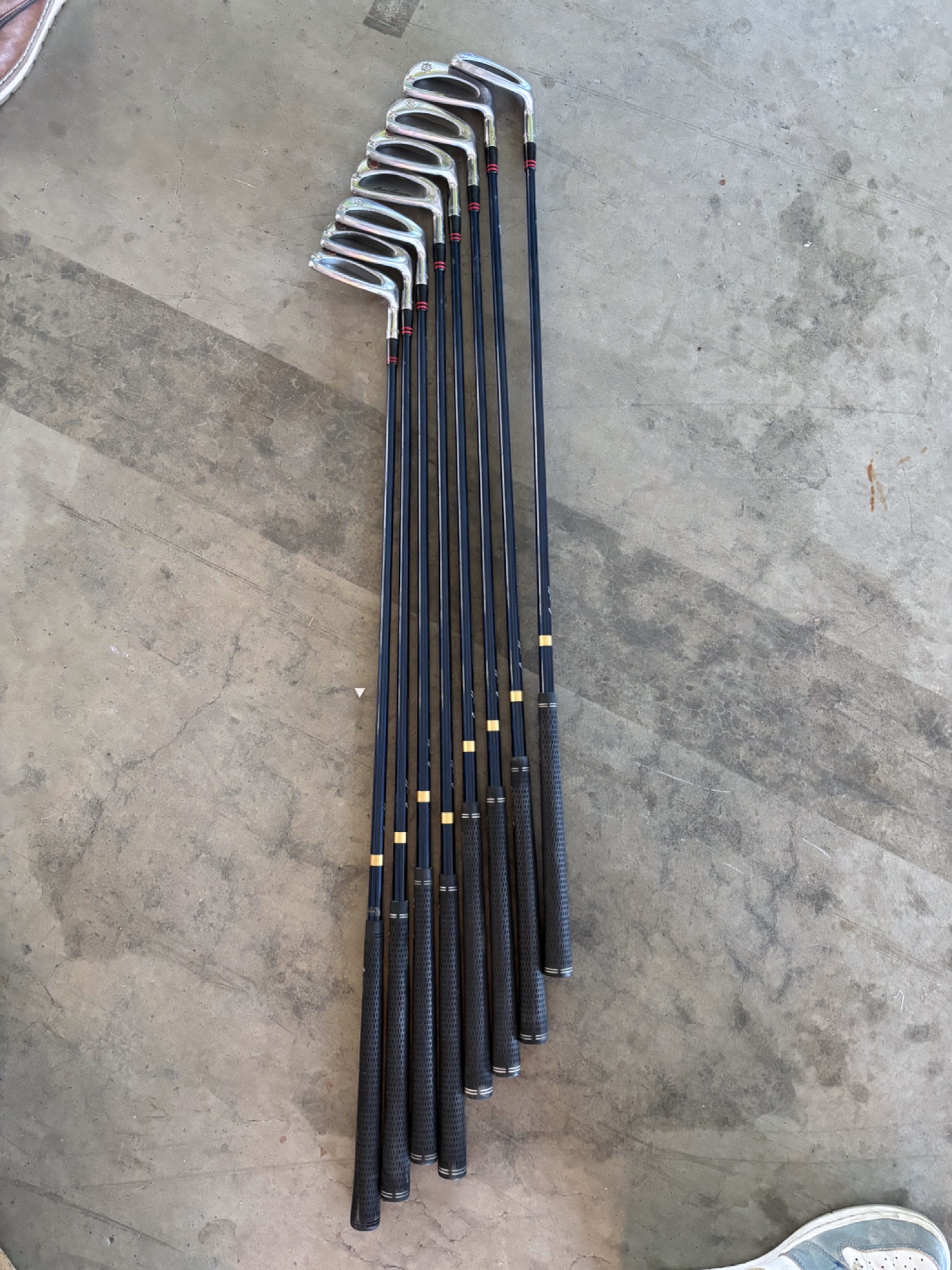 Ben Hogan Eisen-Set, 8 Schläger, Graphitschäfte