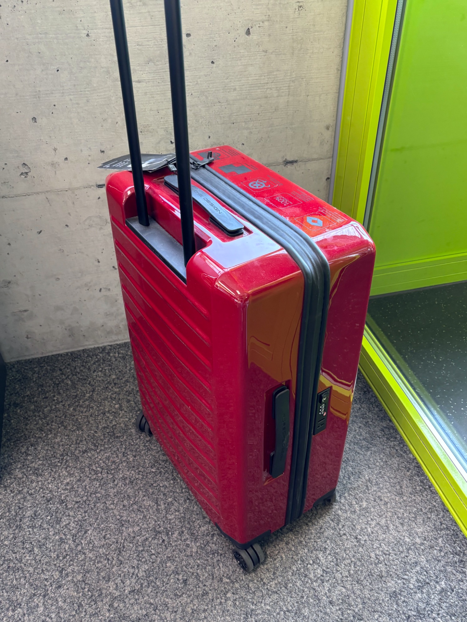 Porsche Design Roadster Hardcase 2.0 Koffer M, rot – Bild 2