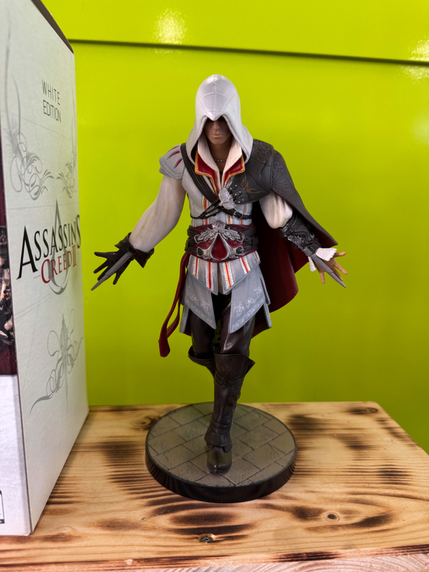 Assassin's Creed II White Edition Sammlerbox – Bild 3