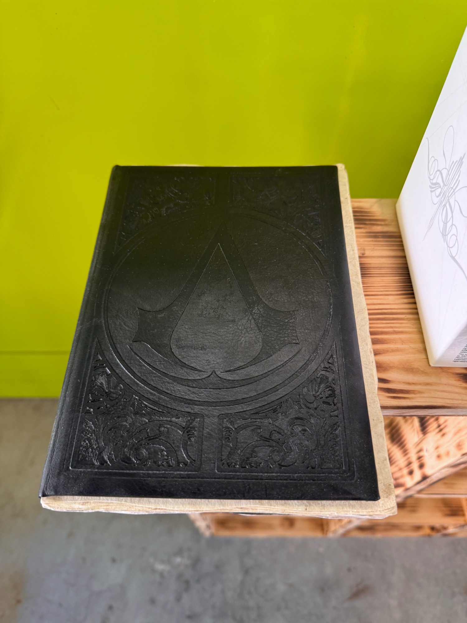 Assassin's Creed II White Edition Sammlerbox – Bild 4