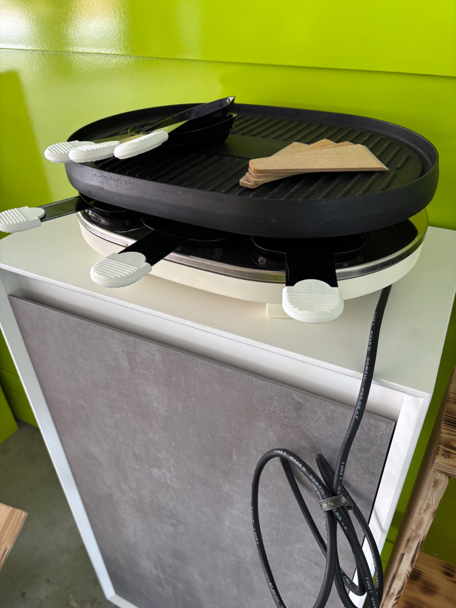 Raclette-Ofen für 6 Personen mit Grillplatte