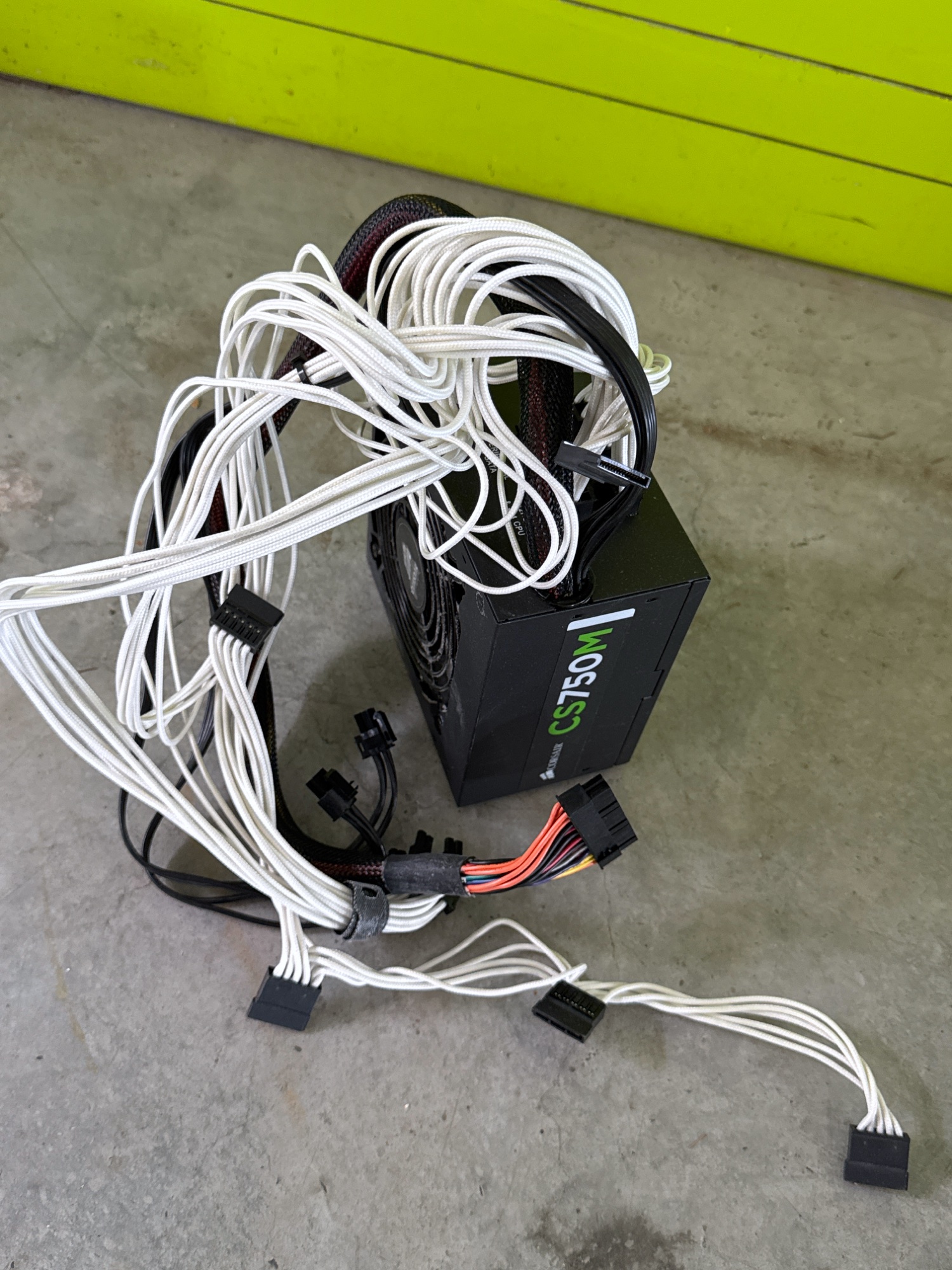 Corsair CS750M Netzteil 750 W, teilmodular – Bild 4