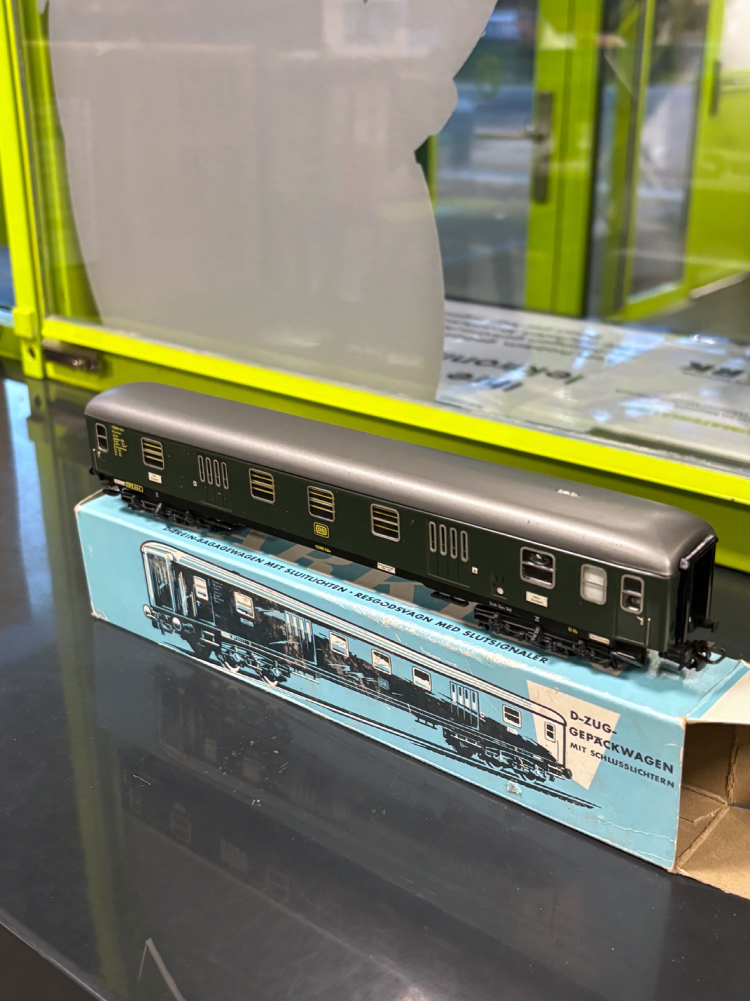 Märklin 4044 D-Zug-Gepäckwagen H0 mit Schlusslichtern – Bild 3