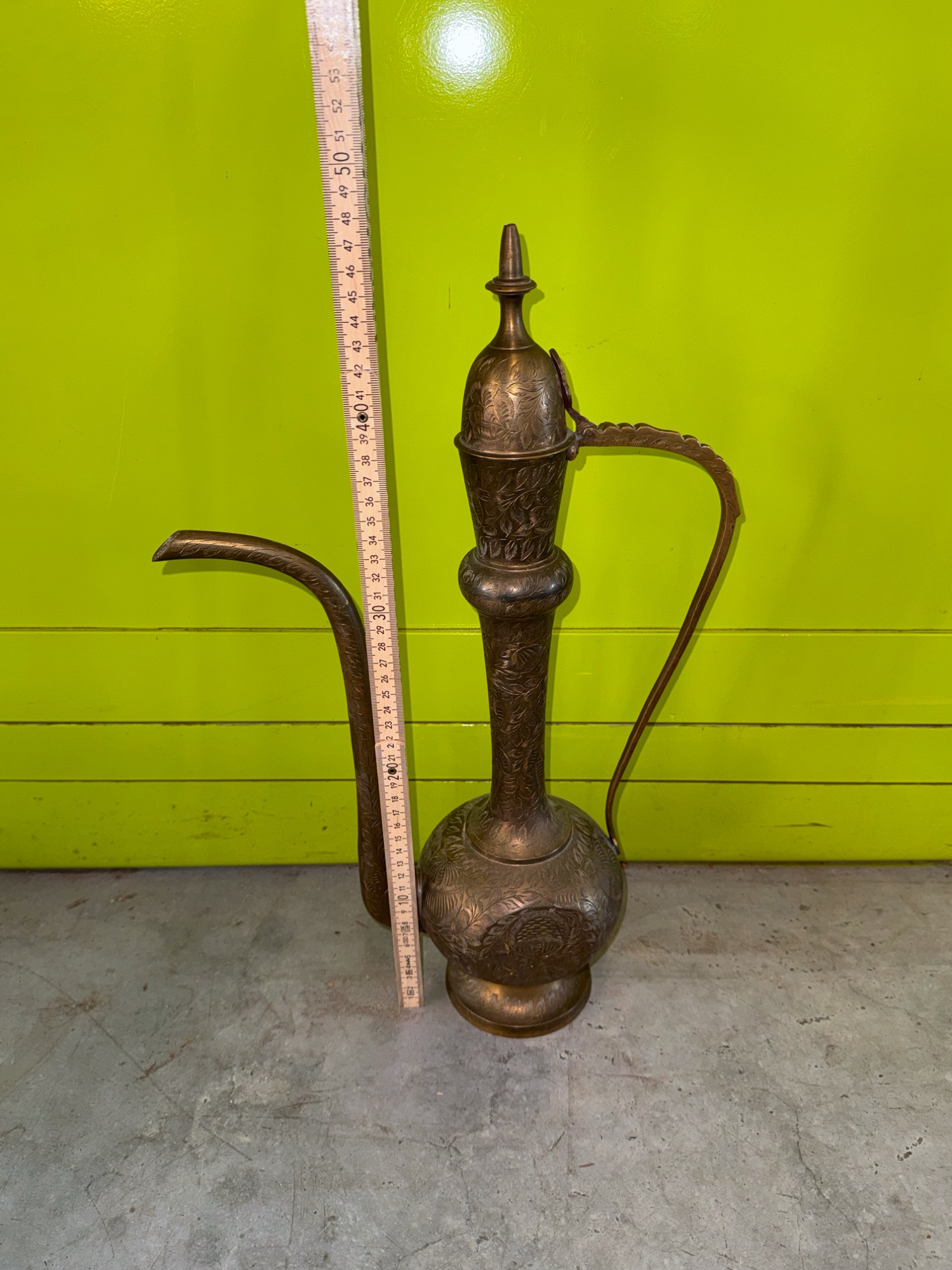 Orientalische Kanne aus Messing, 48 cm