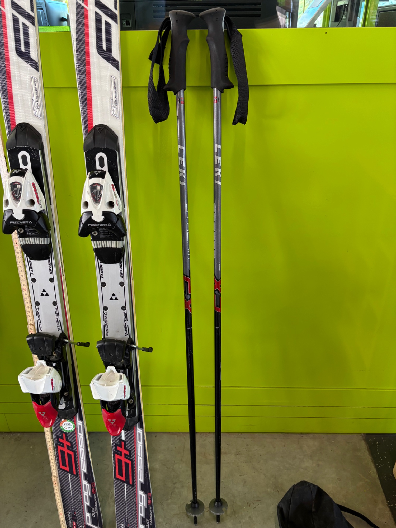 Fischer Progressor 9+ Ski 165 cm mit Leki Stöcken – Bild 5