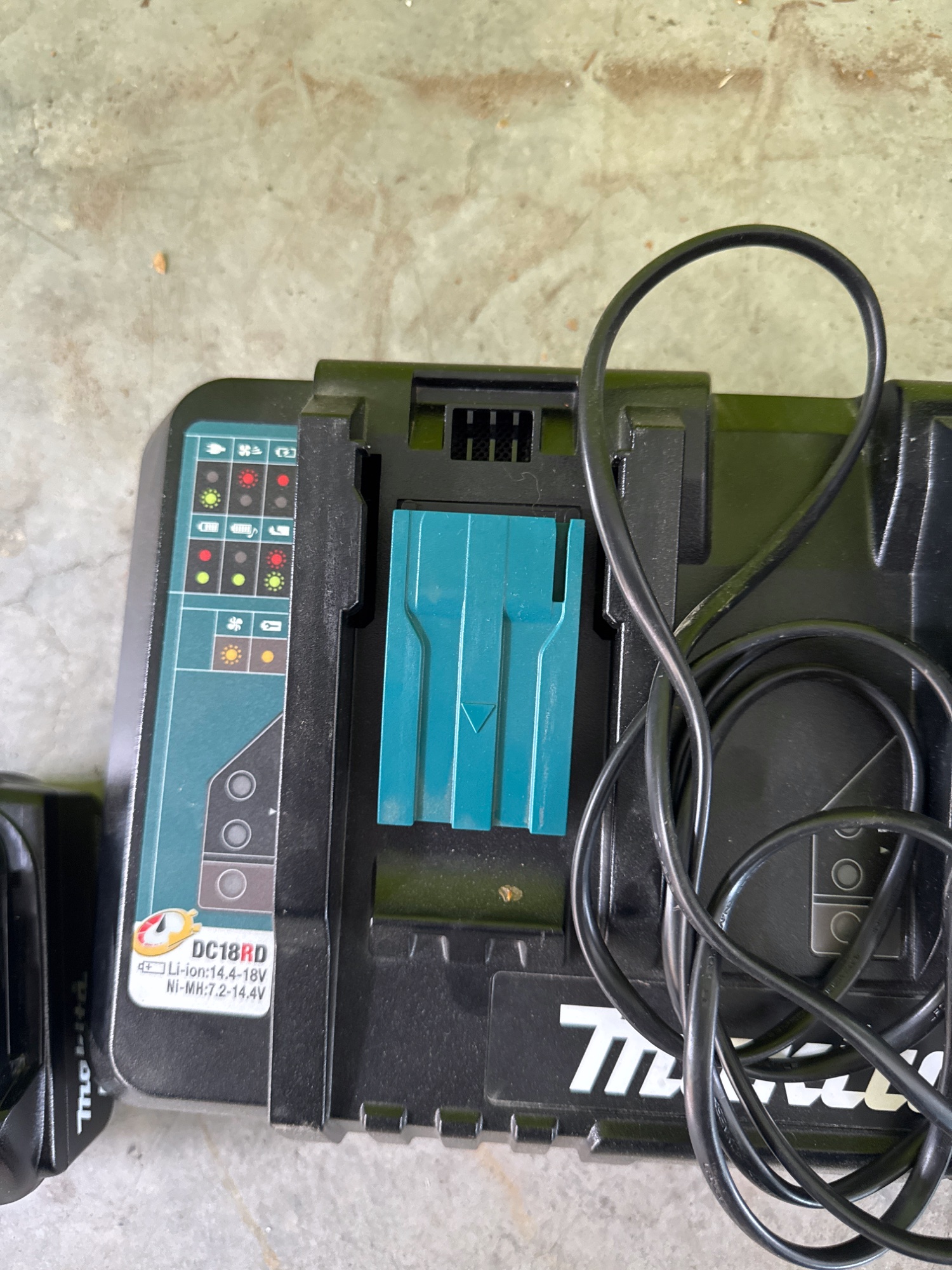 Makita DC18RD Doppel-Ladegerät mit 2 Akkus 18V 5.0Ah – Bild 4
