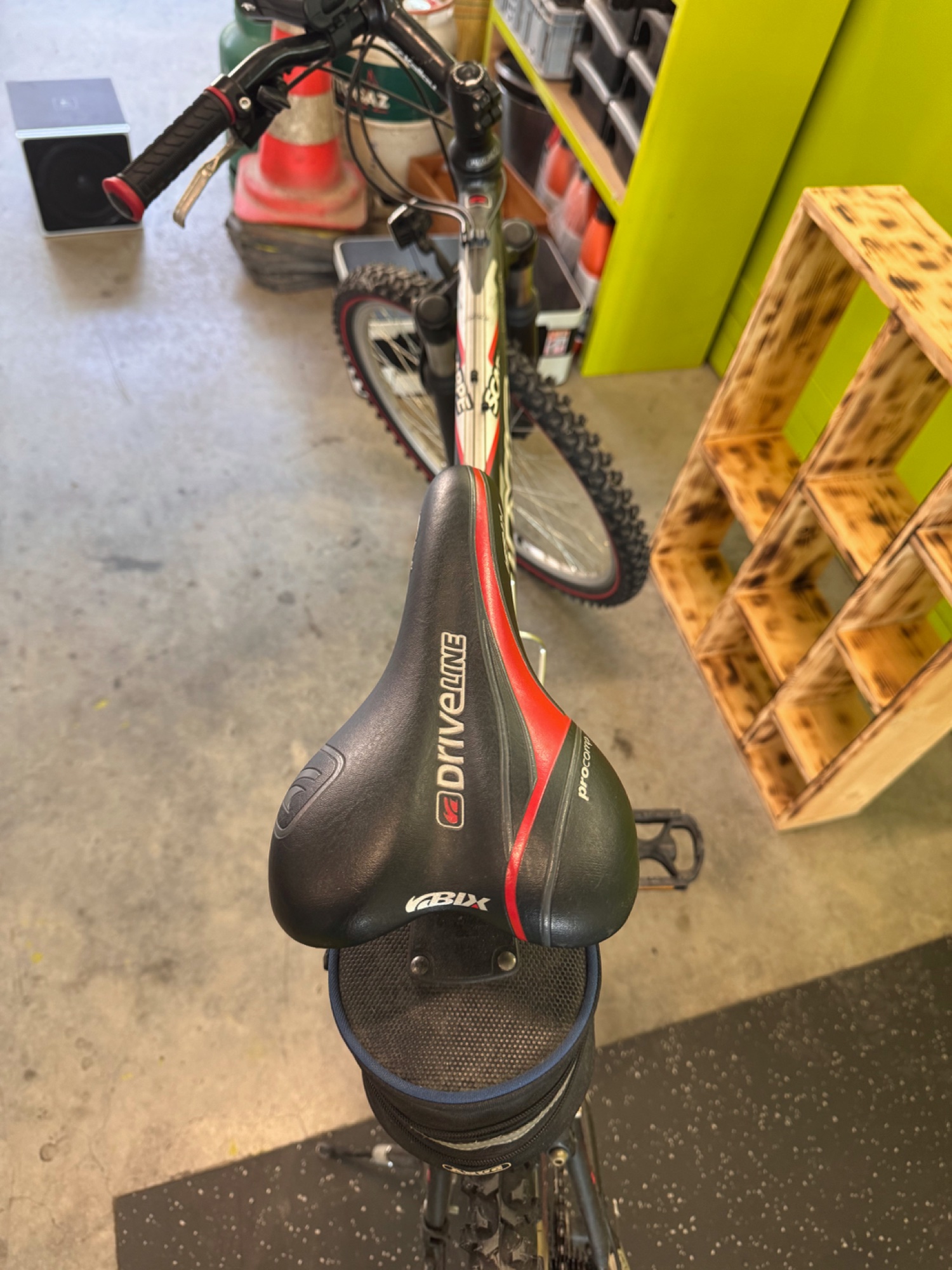 Kellys Scarpe Mountainbike 26 Zoll, schwarz – Bild 7