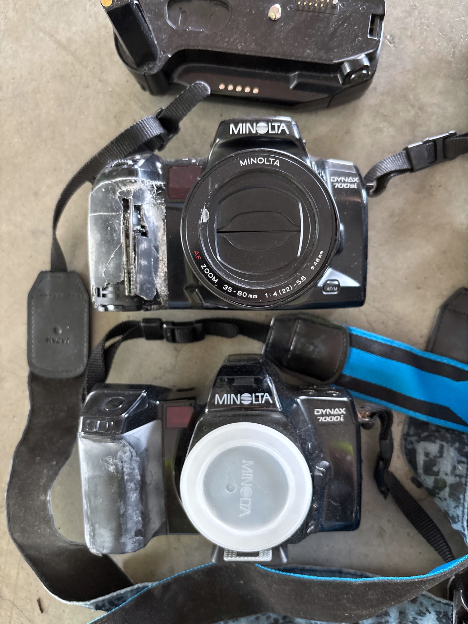 Minolta Dynax Kamera-Set mit Objektiven und Blitz – Bild 2