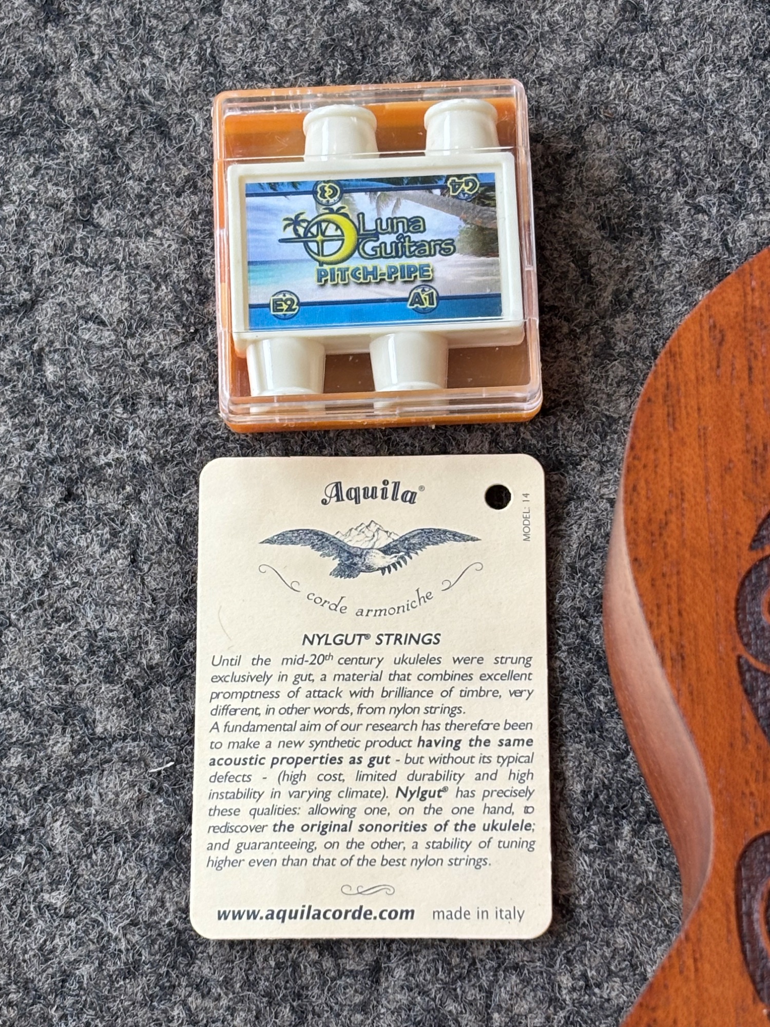 Luna Uke Honu Sopran-Ukulele mit Tasche – Bild 3